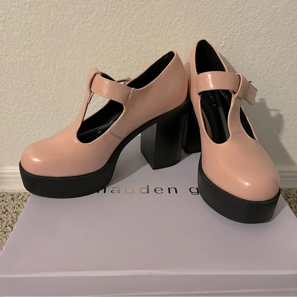 🌻 NEW - Madden Girl Womens Roony Pink Buckle Platform Pumps Mary Janes Size 6.5